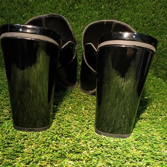 COPY - TAHARI | New Patent Leather Mules w/Tassels - Picture 5 of 7